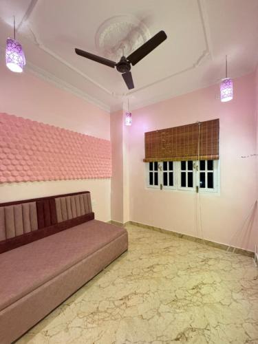 Hyderabad House | Guest House Single room