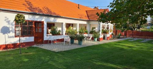 Mariapocs House | Guest House St. Mária