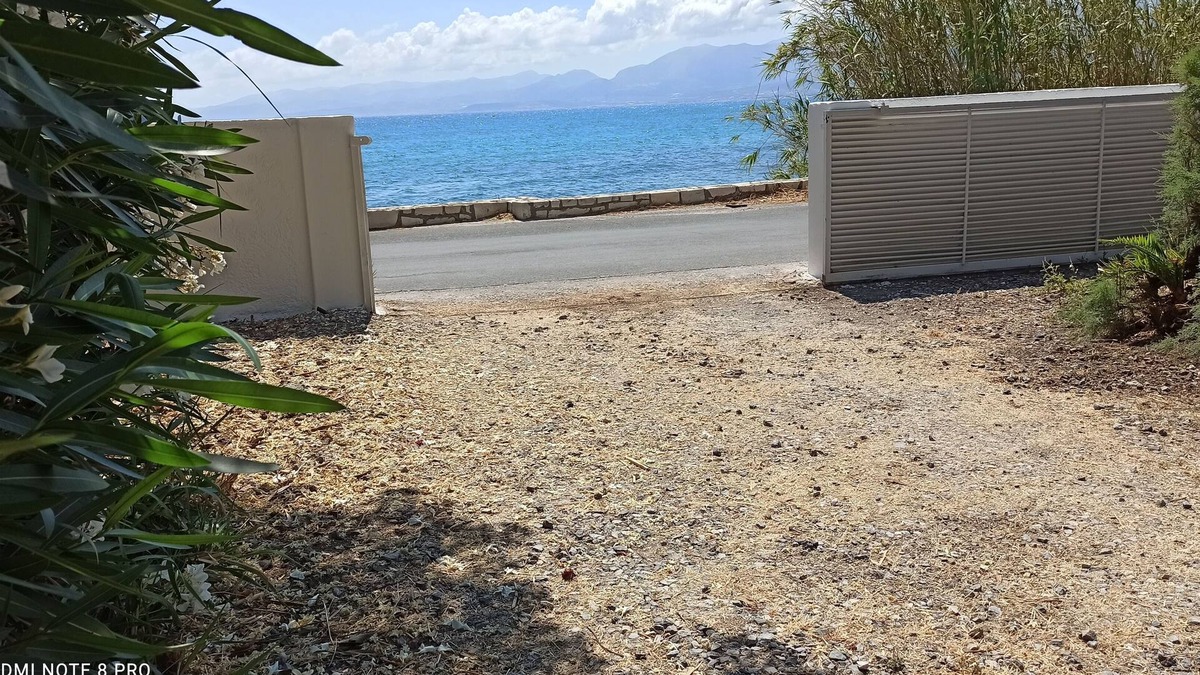 Limenas Chersonisou House | Guest House steps from ocean.