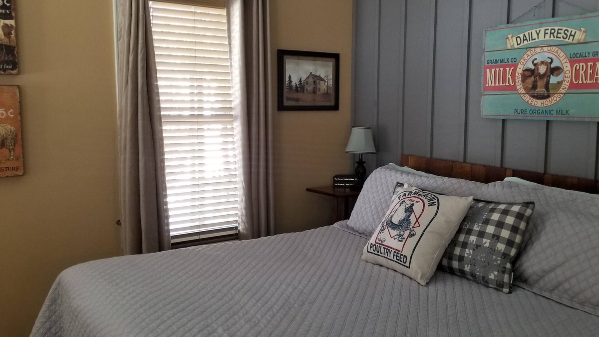 Swanton House | Guest House with Countryside View