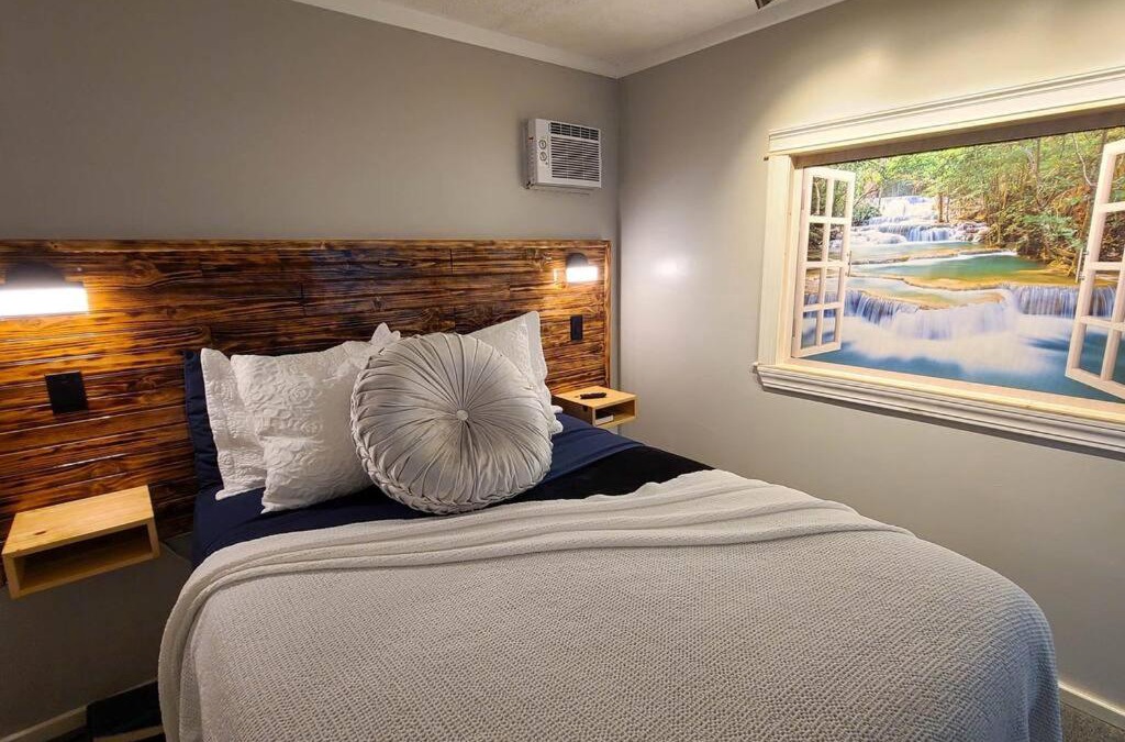 Pleasure Ridge Park Apartment | Guest house with MAIDELIN