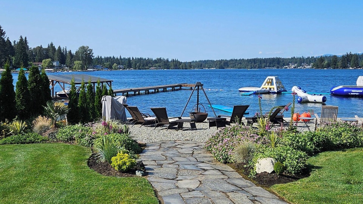 Lake Goodwin House | Guest House with private hot tub, sauna, lake front access, EV Charger