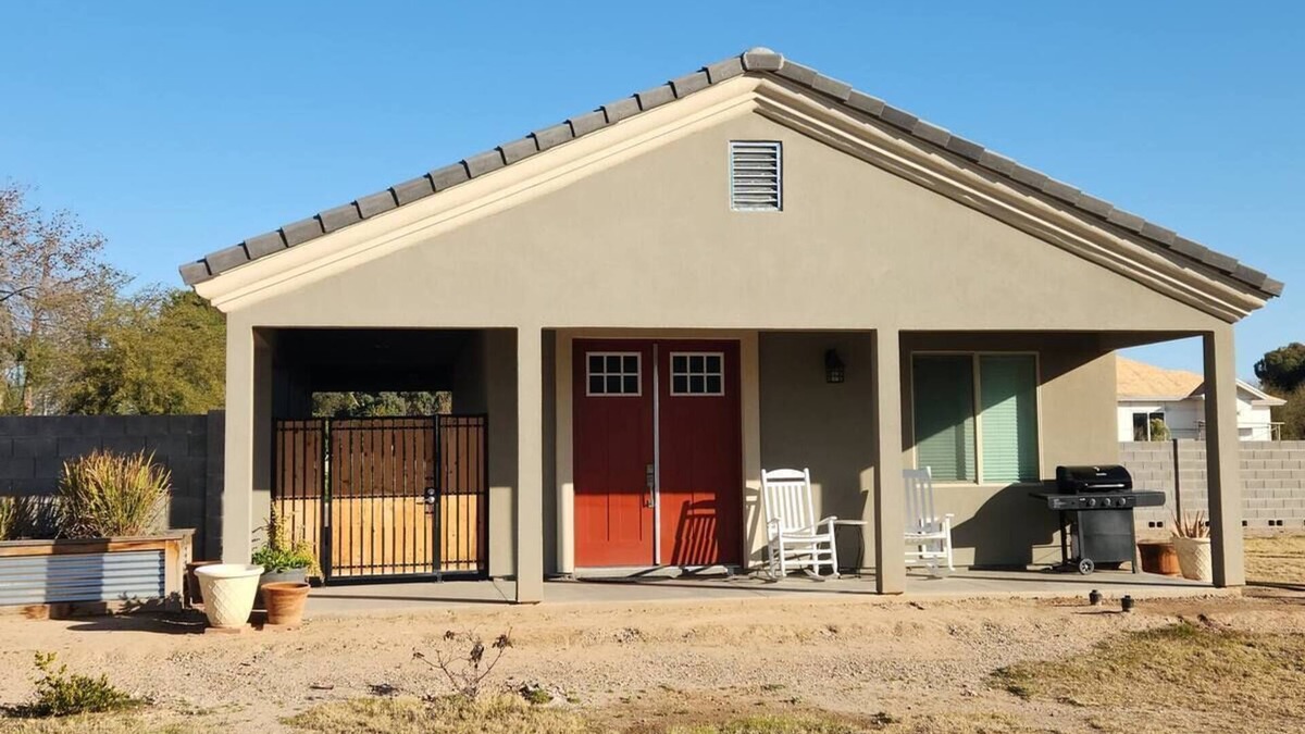 Waddell House | Guest house with total private entrance