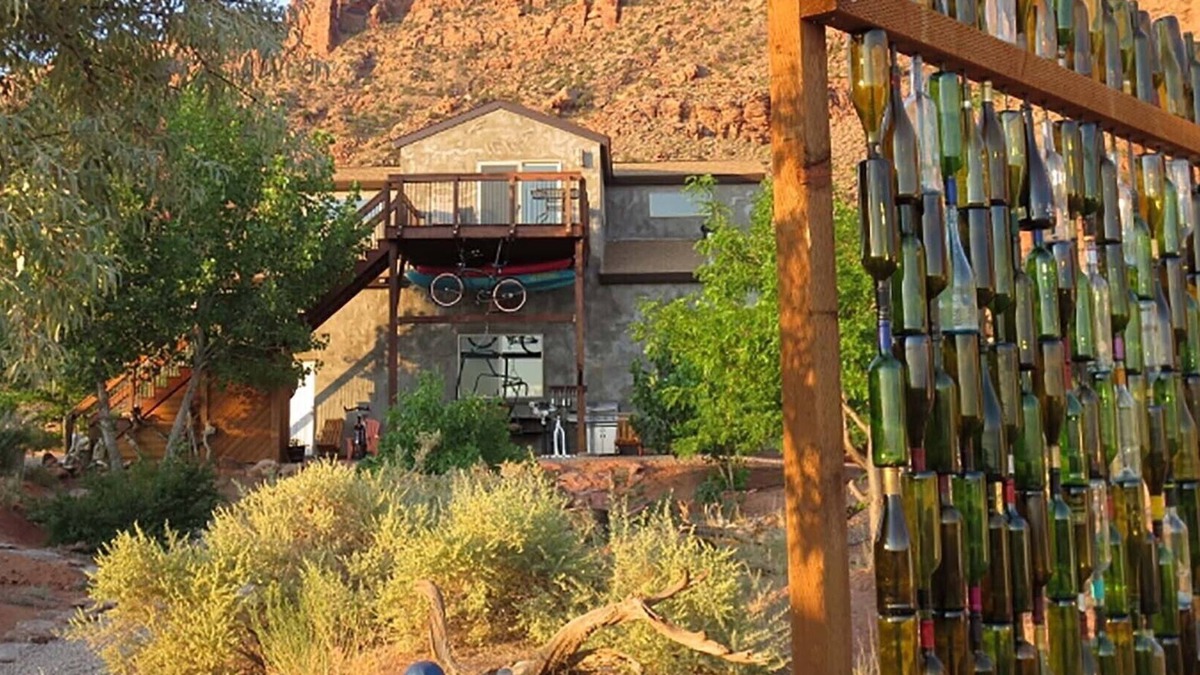 Moab South Valley House | Guest Nest 360 is peaceful with stunning views to work remotely and recreate .
