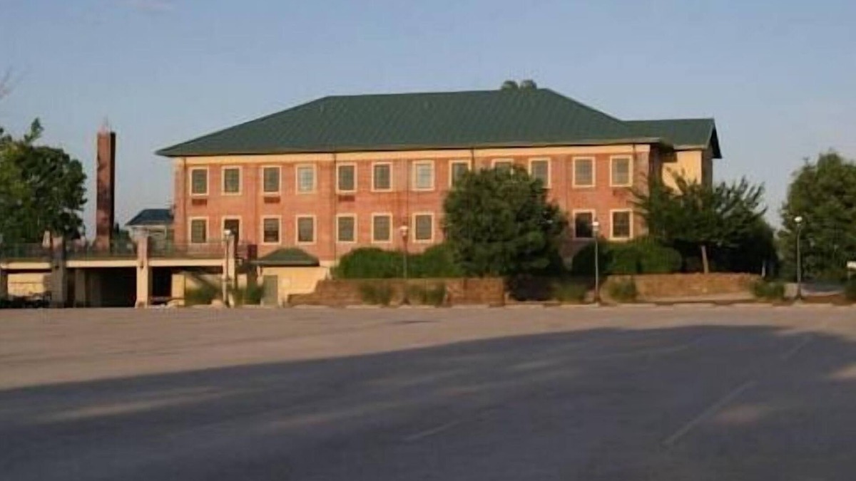 Abbottstown Hotel | Guest Quarters at The Bridges Golf Club