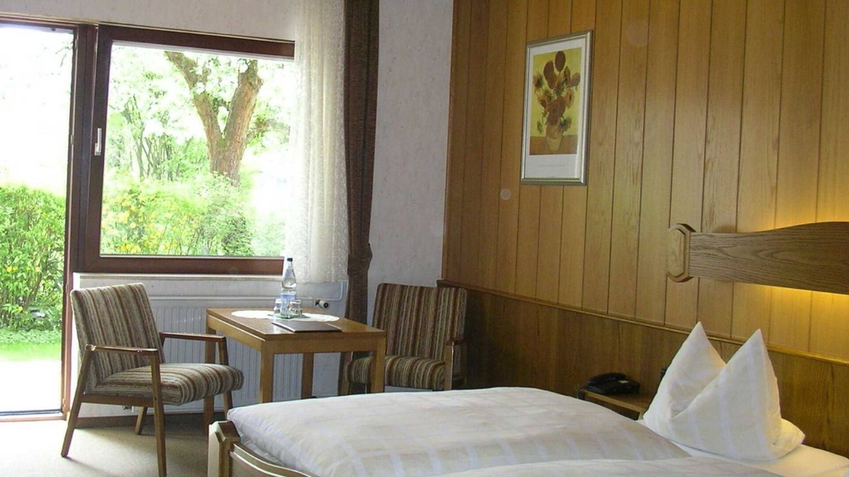Erbach Cottage | Guest Room 1 - Cafe Best Guest Room