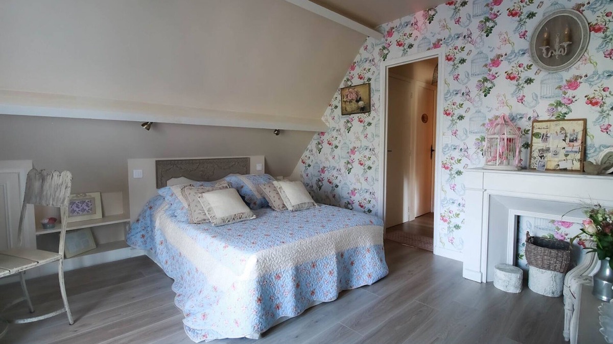 Suzay Bed & Breakfast | Guest Room 'English Garden' with Pool, Breakfast, Shared Garden and Wi-Fi