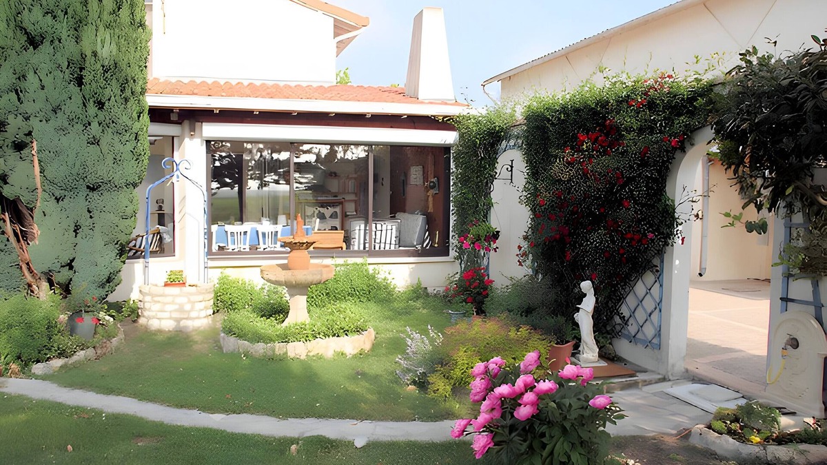 Thaire Bed & Breakfast | Guest Room Jasse Perdrix