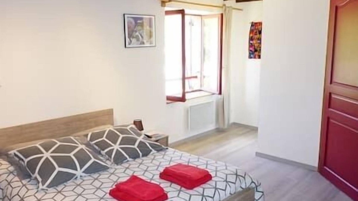 Cazals-des-Bayles House | Guest room, La Nougatine, near Mirepoix, Swimming pool, Nature, agrotourism farm