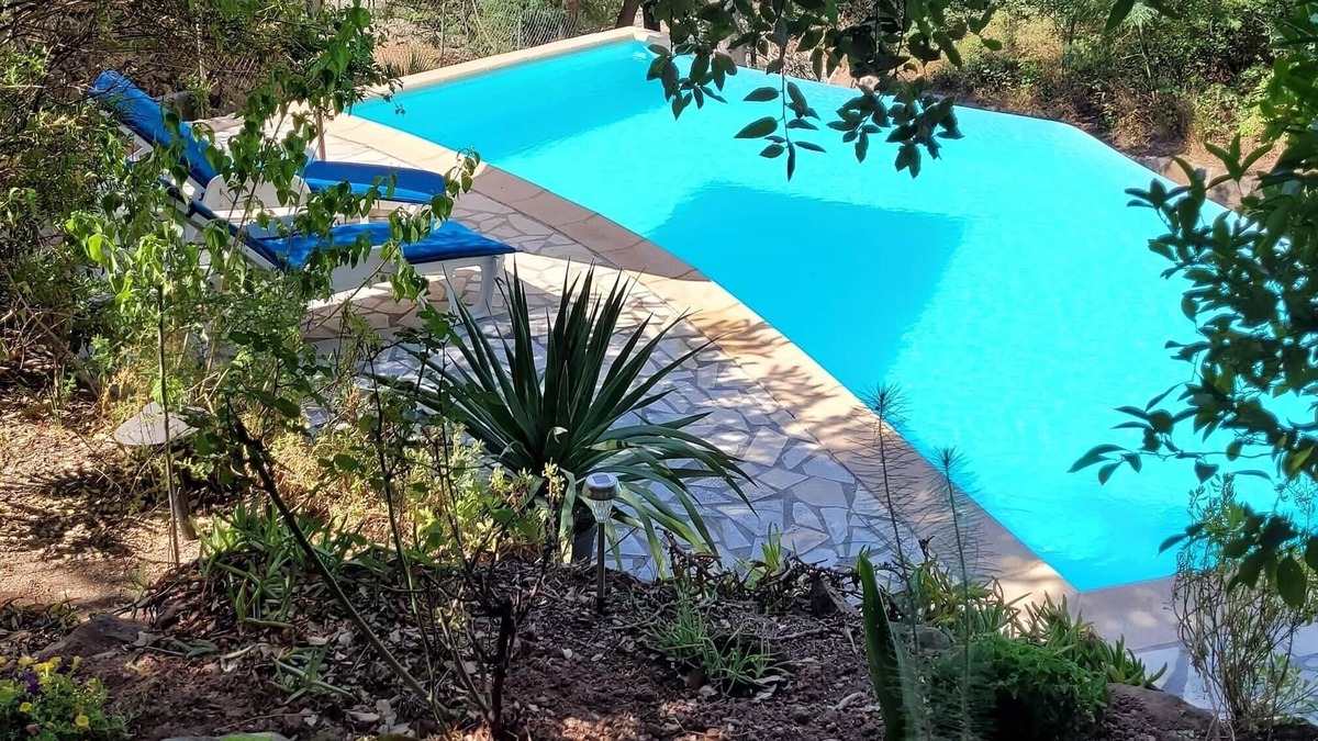 Boulouris-sur-Mer Villa | Guest room - very comfortable villa with swimming pool and close to the sea