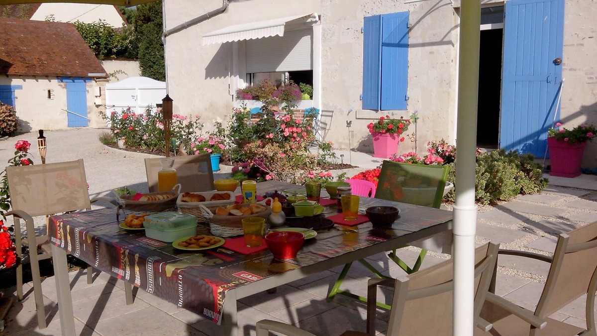 Onzain House | GUEST ROOMS IN BEAUTIFUL RESTORED HOUSE with 3 BEDROOMS - 5 beds - 12 pers