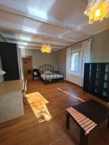 Tuchomerice Apartment | Guest Rooms in Private Home by Airport, Shared Bath, Non-Smoking, Contactless Check-in, No Staff, Quiet Stay, Short Stay