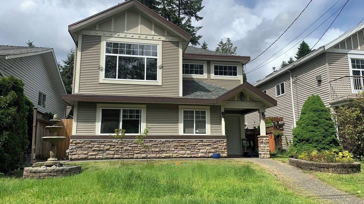 Coquitlam House | Guest Suite 2 beds Coquitlam Centre Mall -10min walk to Skytrain/Mall