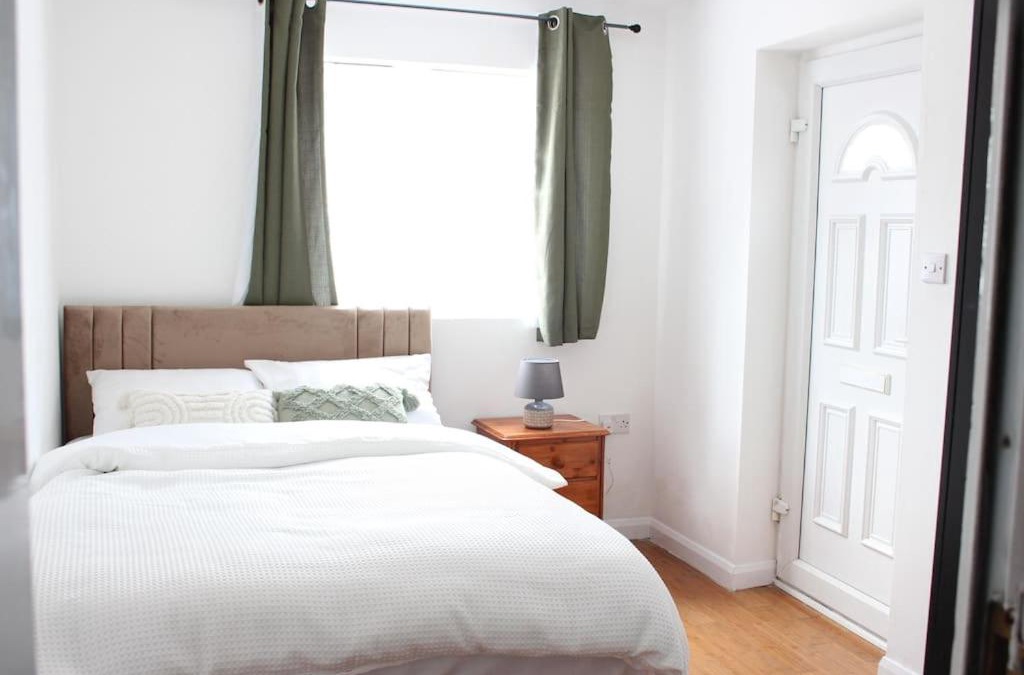 Eltham West Apartment | Guest suite