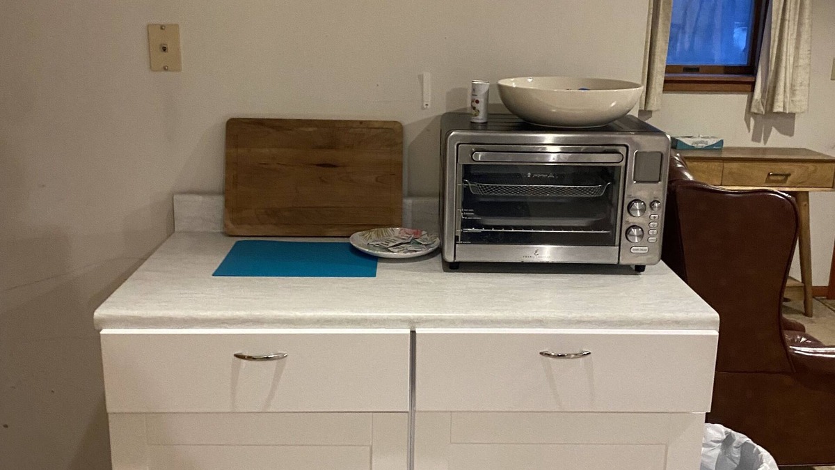 Park Forest Village Apartment | Guest suite next to Tudek park