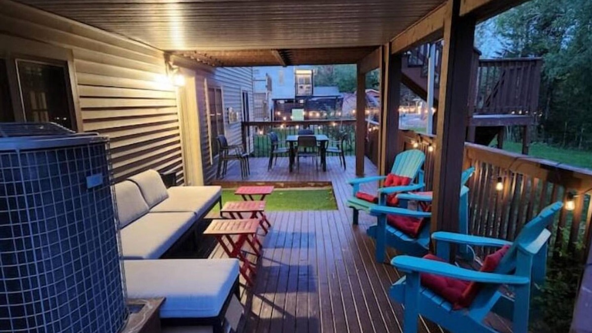 Fredericton House | Guest Suite—Pool Table, Full Kitchen, Deck