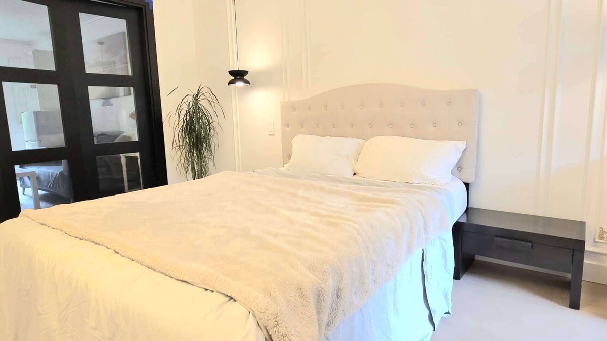 Steveston House | Guest Suite Studio One bedroom Large bathroom living room fenced yard Privacy