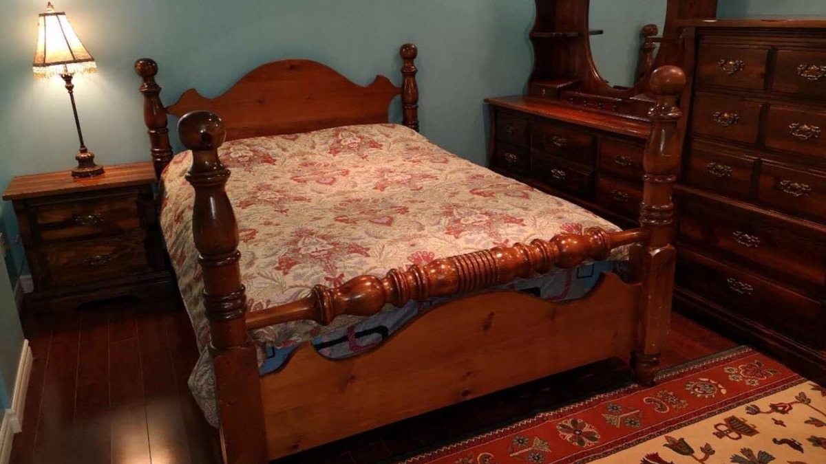 Aurora House | Guest Suite with PRIVATE entry, kitchen, bathroom & 2 bedrooms