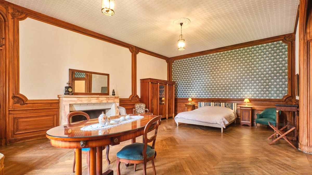 Saint-Geoire-en-Valdaine House | Guesthouse 'Room 1 - The Marquise's Suite' with Shared Terrace and Garden