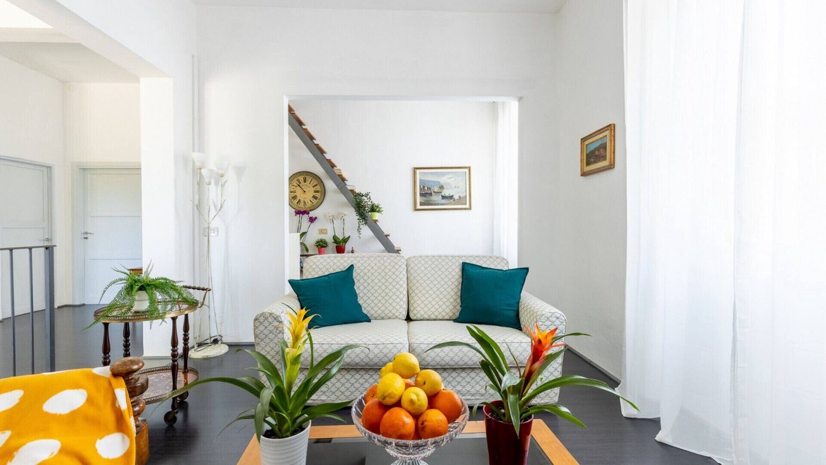 Pisa Apartment | GuestHost - Station Oasis with Parking and Garden