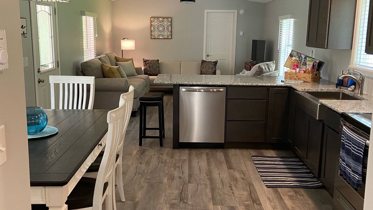 Montour Falls House | Guesthouse at the Woodlands