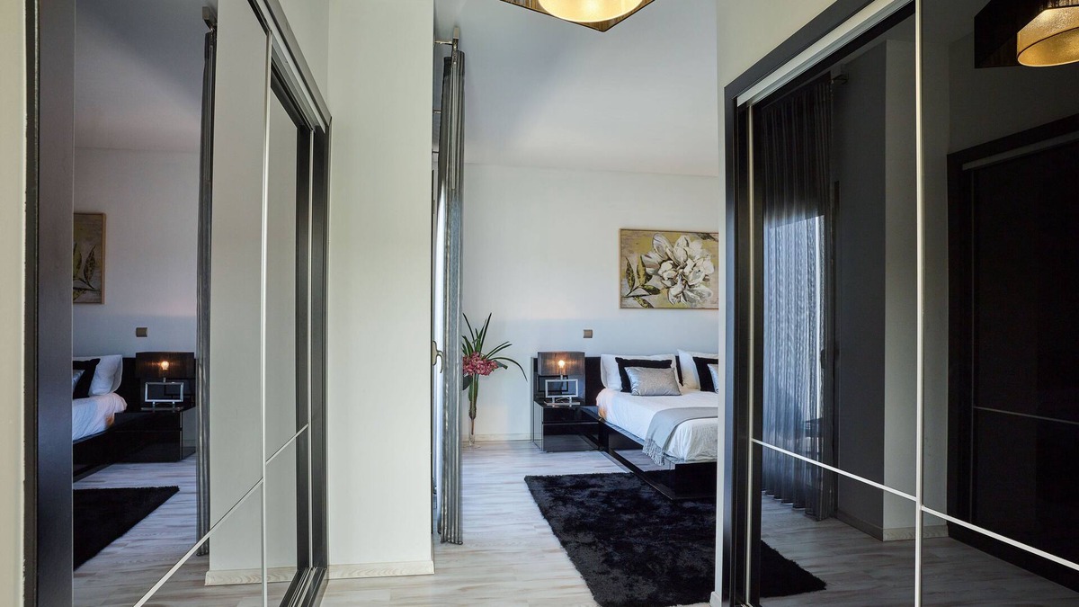 Leiria House | Guesthouse equipada com 4 quartos com WC privativo, piscina aquecida e jacuzzi.