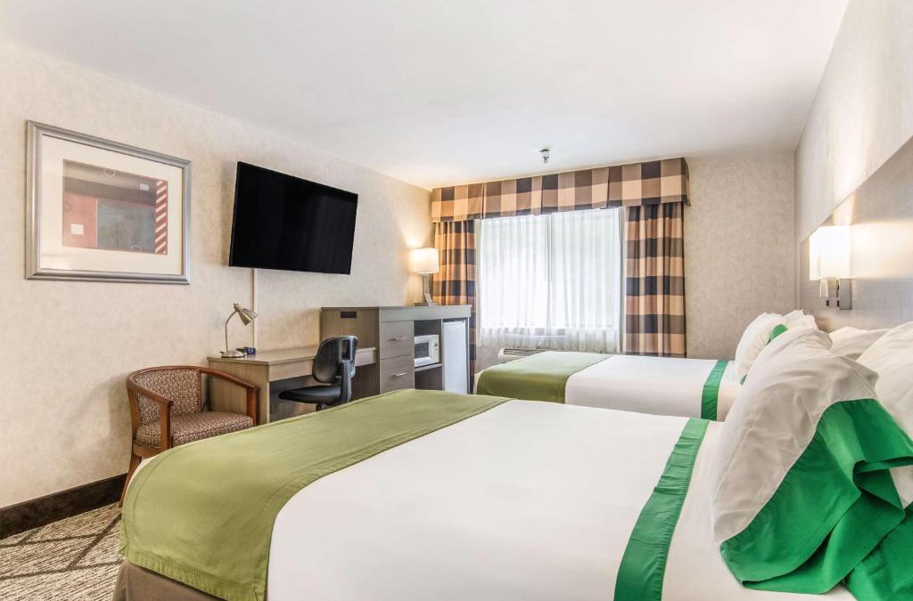 Poulsbo Hotel | GuestHouse Inn & Suites Poulsbo