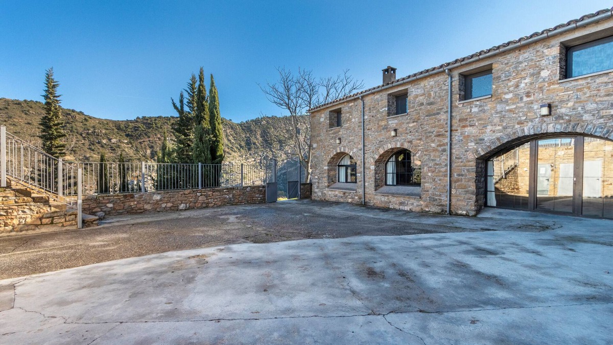 Claverol House | Guesthouse 'Rectoria De Claverol' with Mountain Views, Private Terrace and Wi-Fi