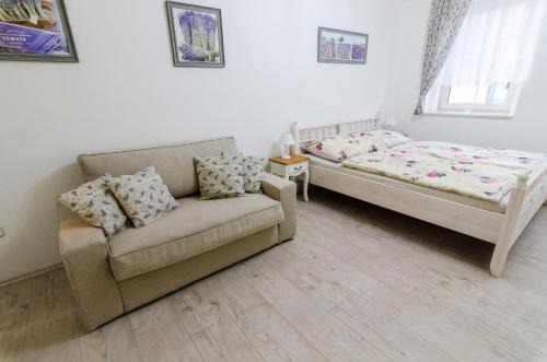 Roundnice nad Labem House | Guesthouse SaM