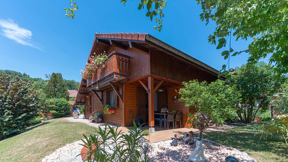 Saint-Martin-Bellevue House | Guesthouse 'Serenity' with Mountain View, Shared Terrace and Wi-Fi