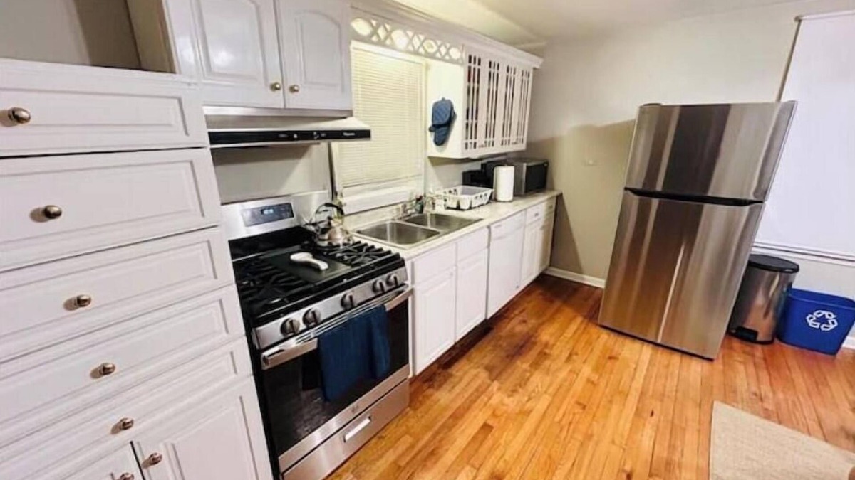 La Grange House | Guesthouse Gem 2BR, Smart TVs, W/D, & Parking