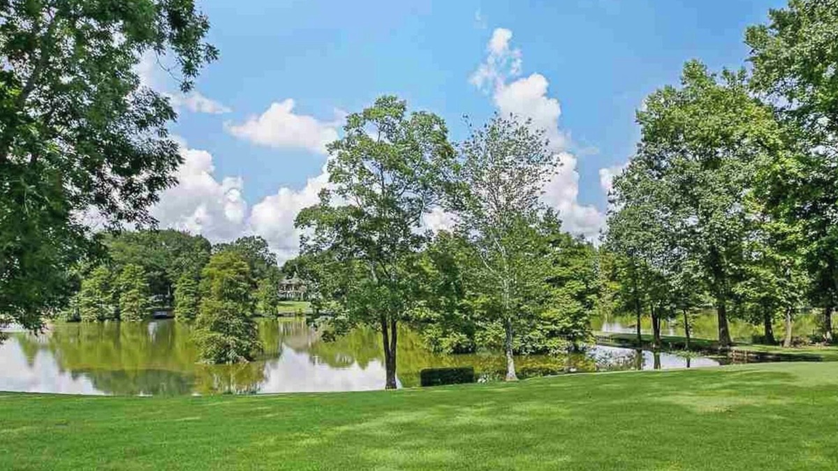 South Baton Rouge Cottage | Guesthouse w Lake Access Private Retreat - Historic Highland Rd Home Sweet Home”