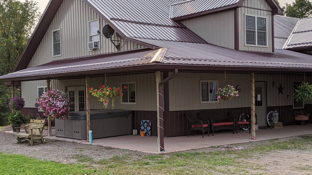 Hixton House | Guesthouse with fresh country air, beautiful views. 25 minutes from Eau Claire.