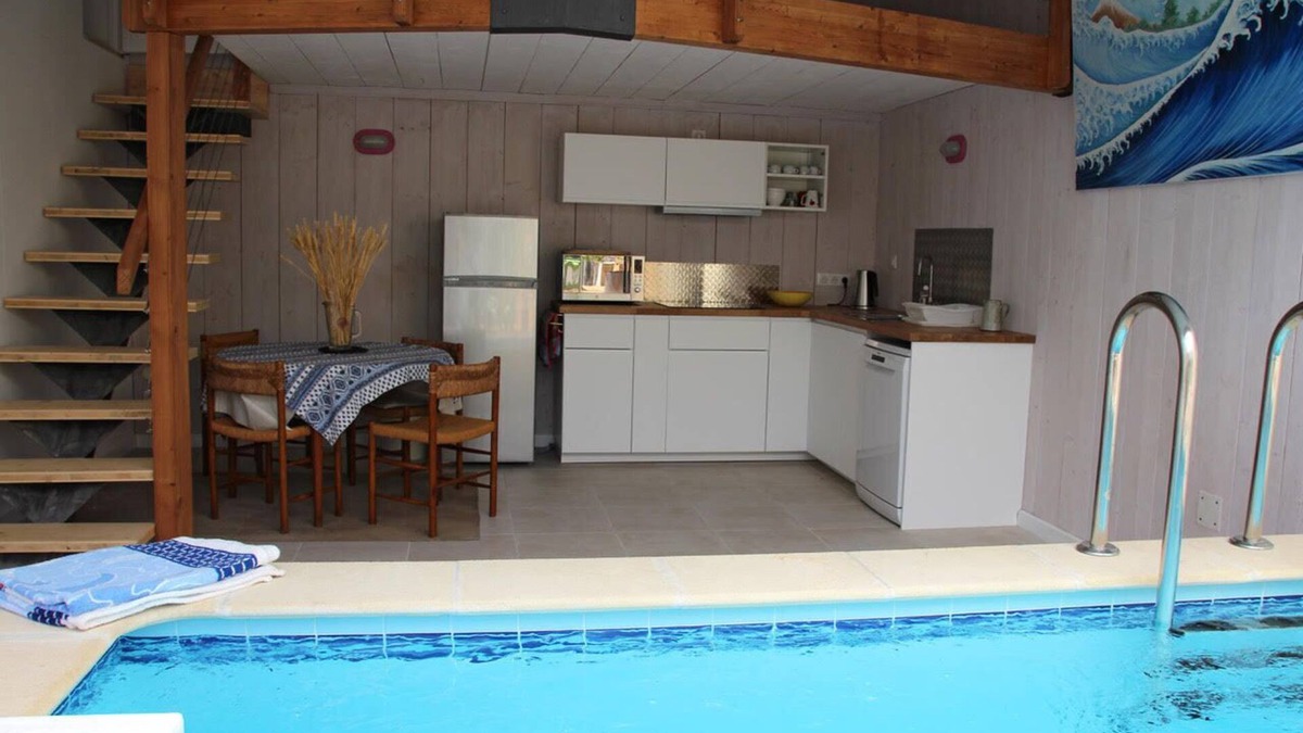 Nyons Apartment | Guesthouse with private indoor pool and terrace