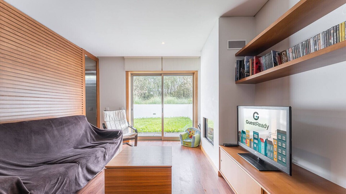 Gulpilhares House | GuestReady - Amazing Family house with a garden
