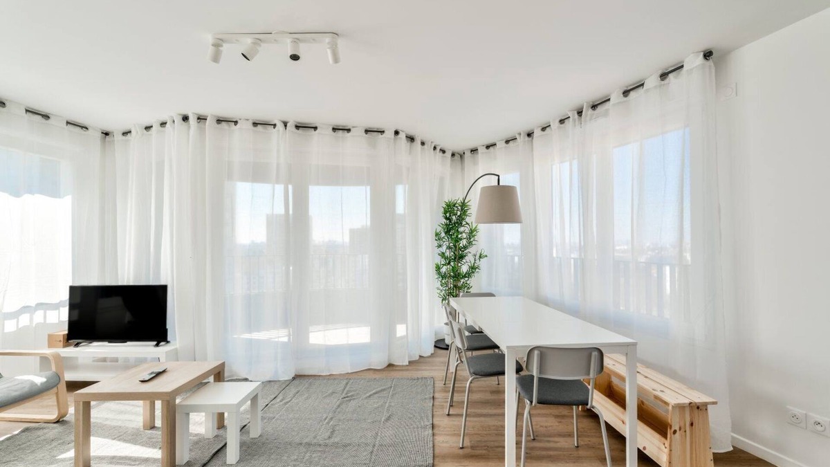 Bobigny Apartment | GuestReady - Bright Escape with City Views