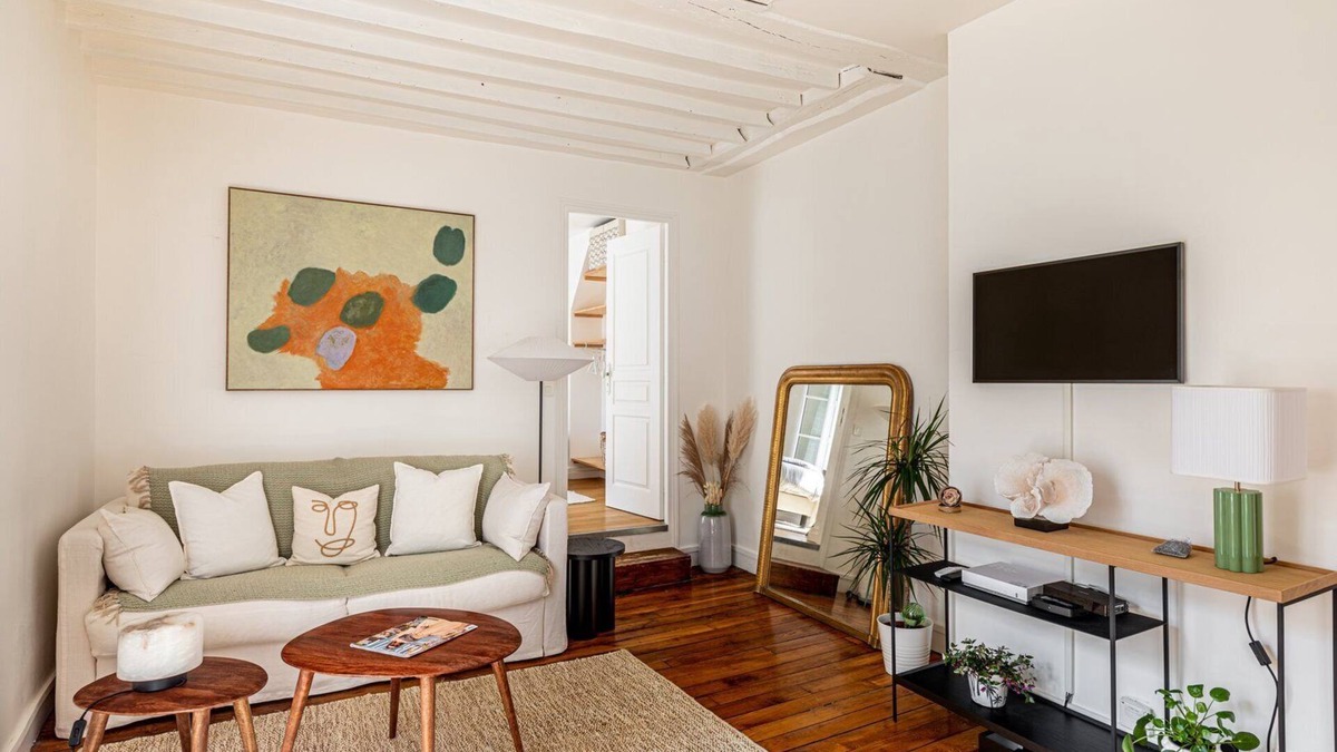 Quartier de Rochechouart Apartment | GuestReady - Charming Apt in Central Paris IX
