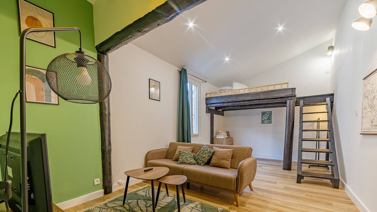 Prefecture Apartment | GuestReady - Charming Downtown Loft