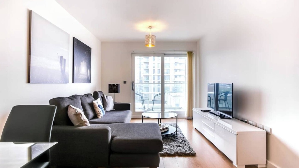 Peninsula Apartment | GuestReady - Comfort by the Thames