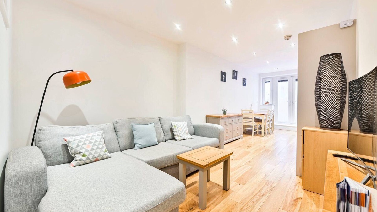 Southfield Apartment | GuestReady - Contemporary home in Chiswick
