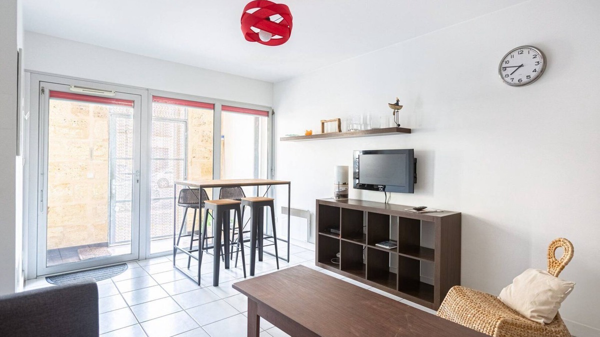 Chartrons Apartment | GuestReady - Cours du Médoc's flat