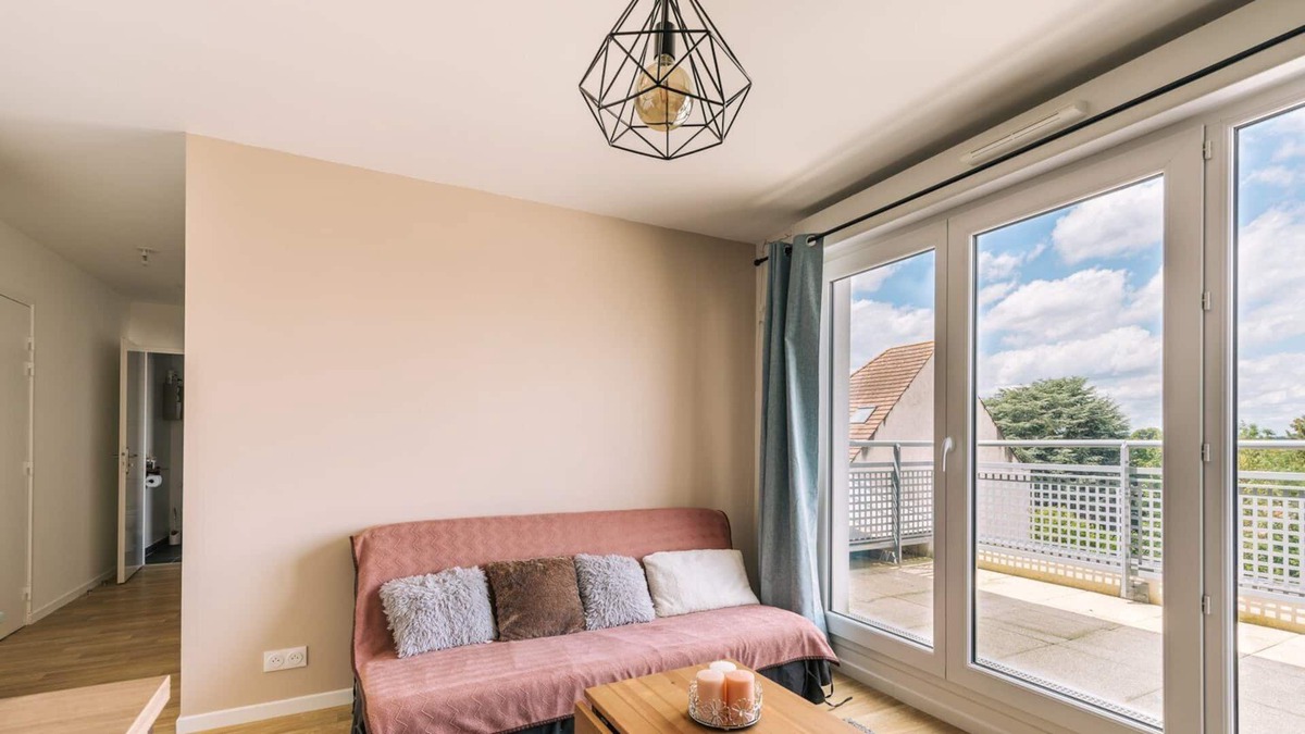 Villepinte Apartment | GuestReady - Cozy 2BR Apartment w/ Balcony near Vert Galant Station