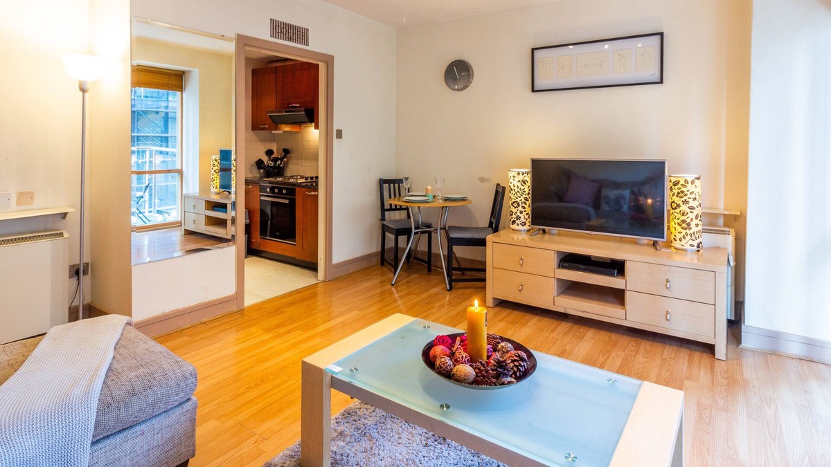 Grand Canal Dock Apartment | GuestReady - Modern Apartment on Dockmill