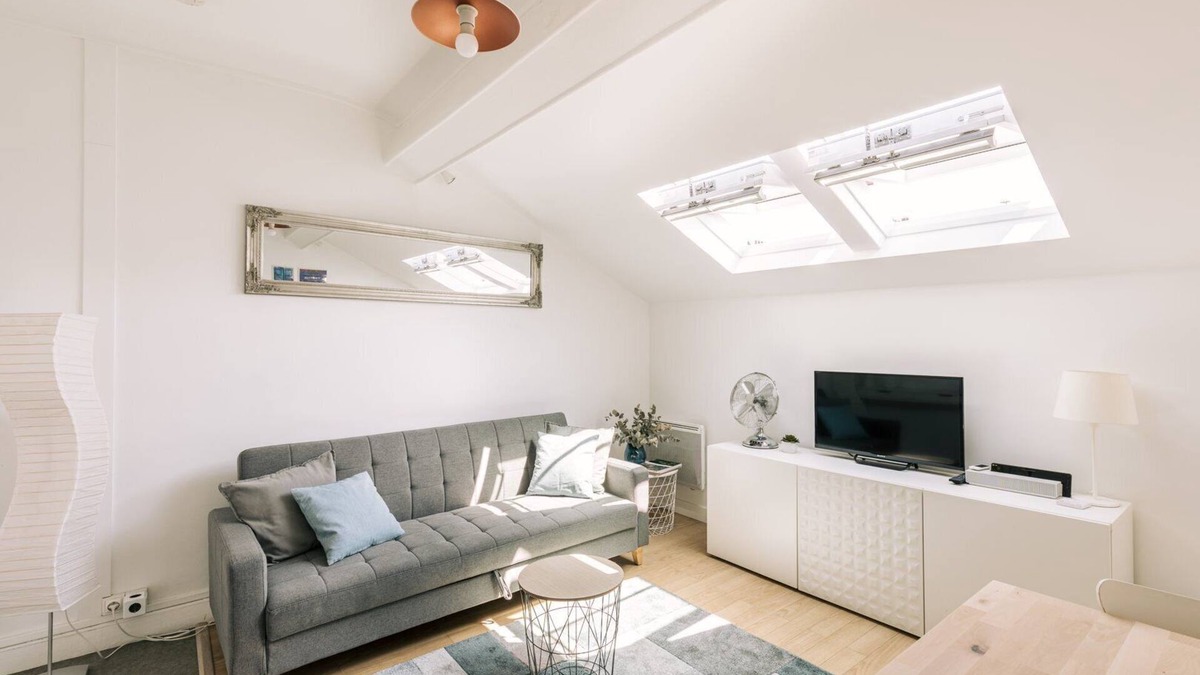 17th Arrondissement Batignolles-Monceau Apartment | GuestReady - Radiance in comfort near Paris