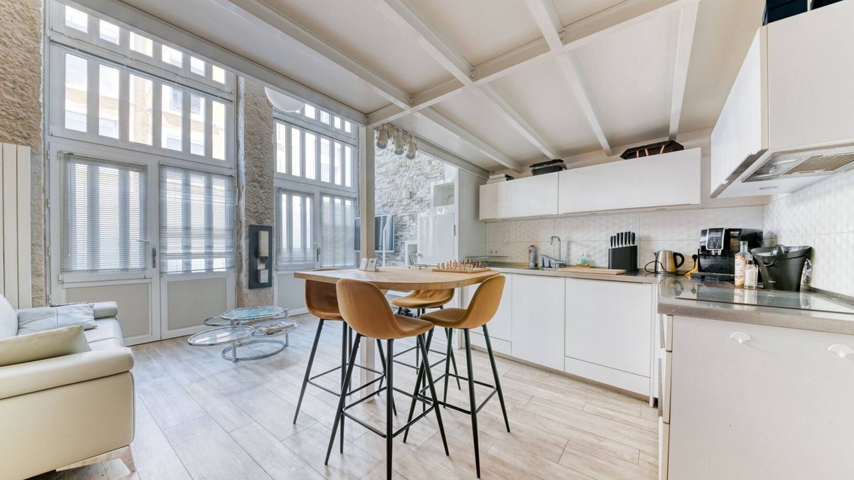 Jules Ferry - Recamier Apartment | GuestReady - Stonewall Mezzanine in Brotteaux