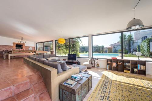 Belinho House | GuestReady - Sunset Pool House