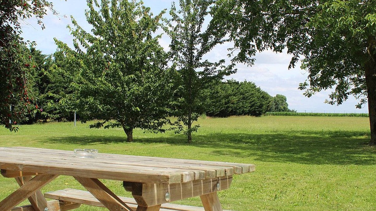 Cravant Bed & Breakfast | Guestroom Cravant, studio flat, 3 persons