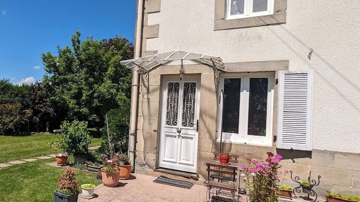Montmotier Bed & Breakfast | Guestroom Montmotier, 2 bedrooms, 5 persons