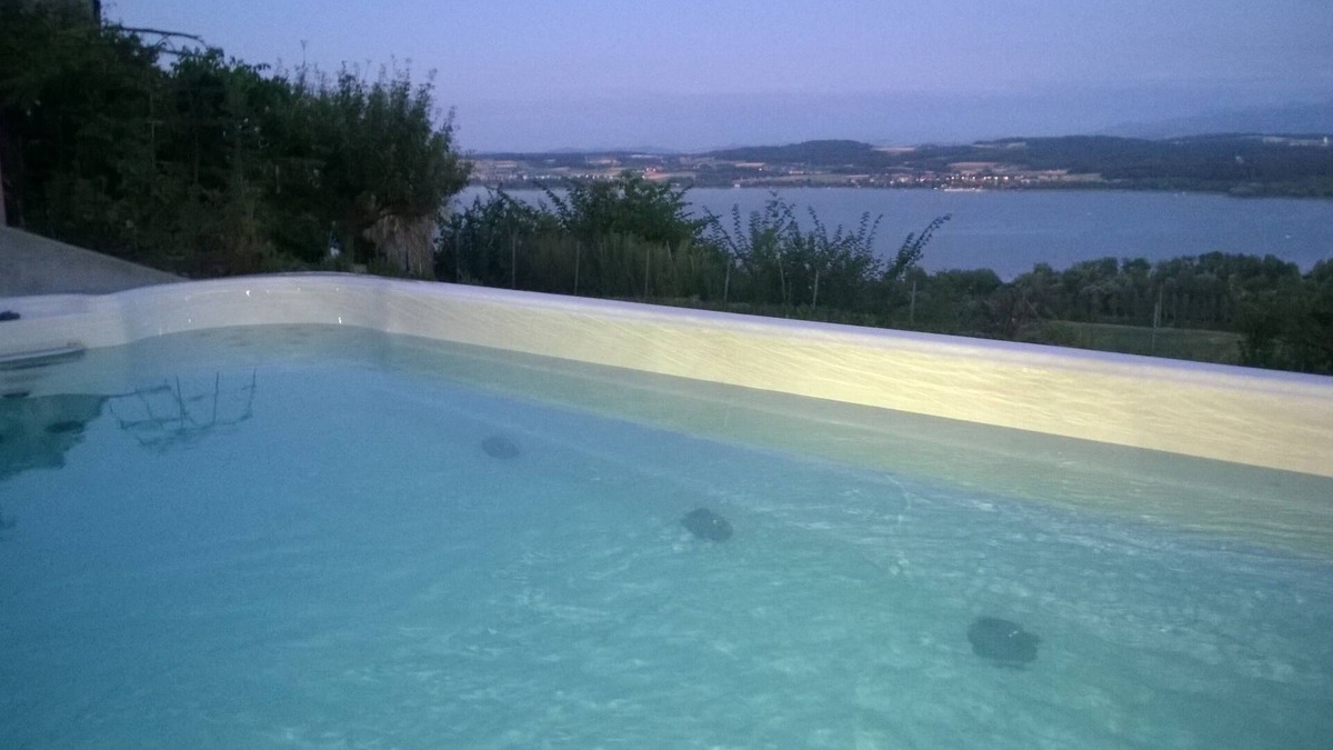 Bellerive Bed & Breakfast | Guestroom & Outdoor Swim-Spa