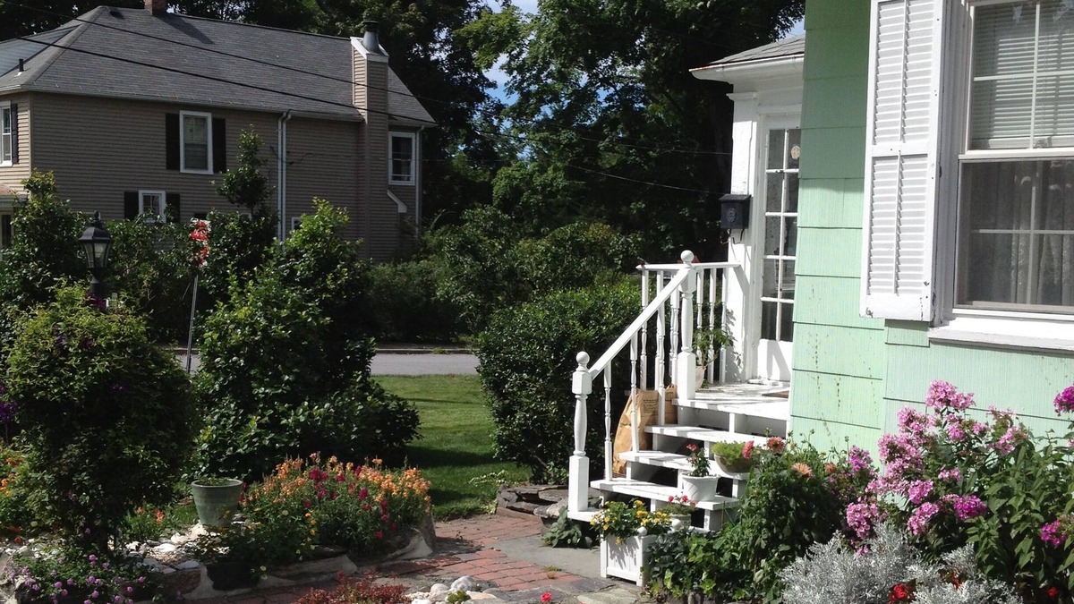 Firthcliffe House | Guests state the home is charming. New central air conditioning.